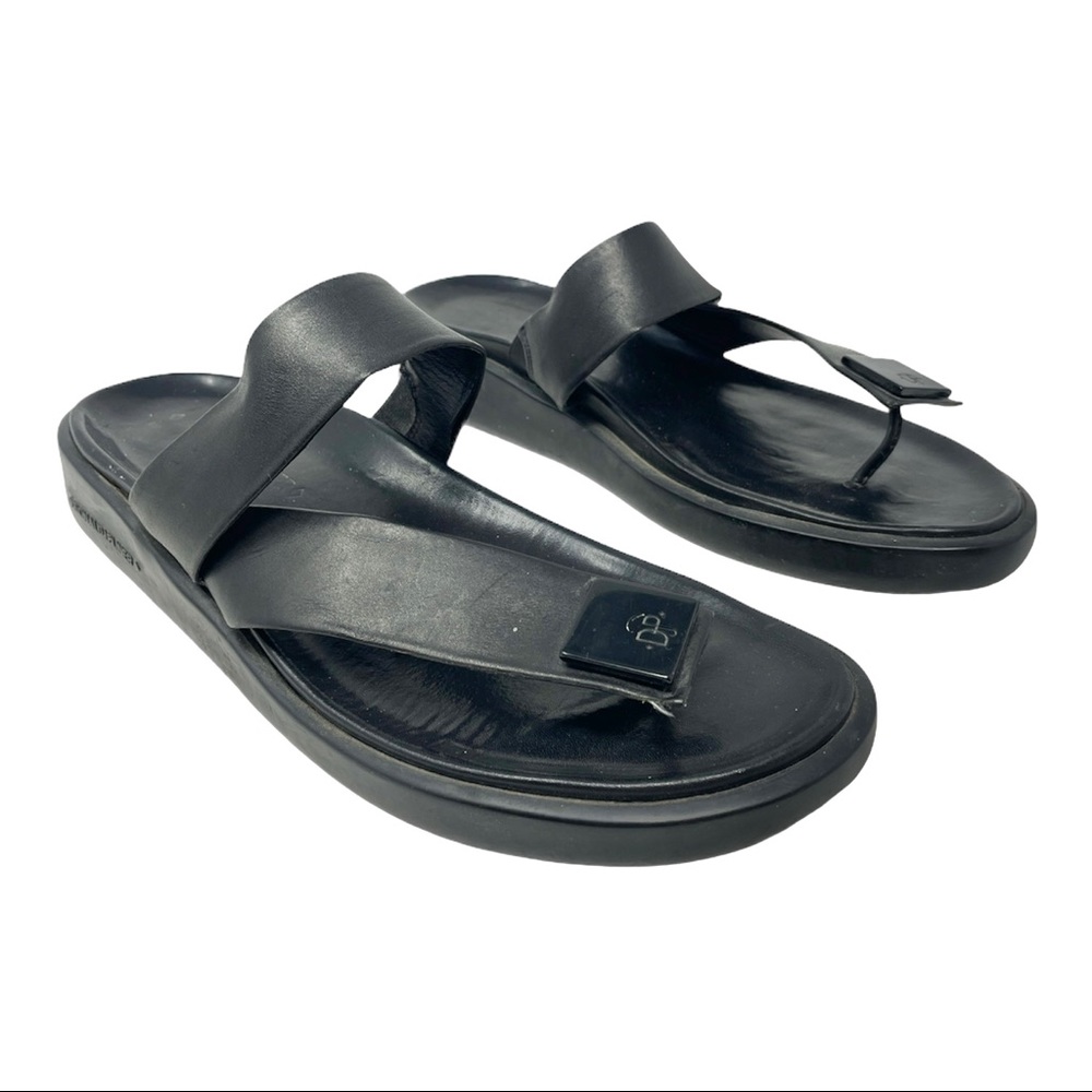 Donald J. Plainer Black Leather Toe Post Sandals 9